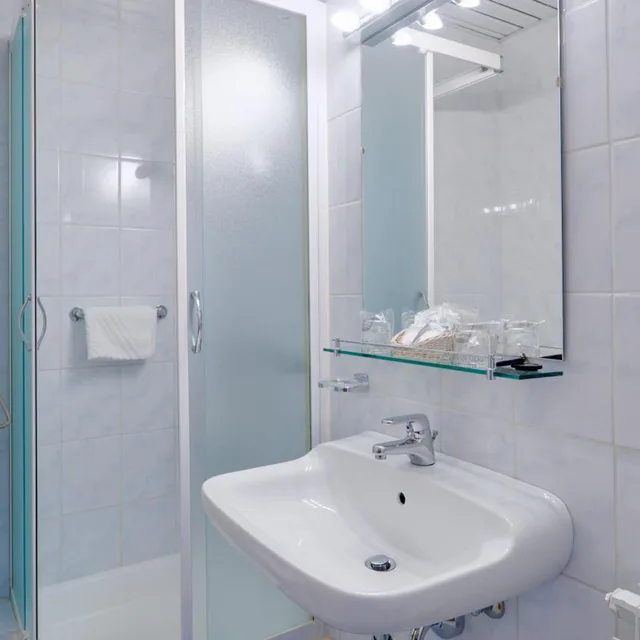 غرفة عائلية بإطلالة على البحر، Hotel Komodor 5/5