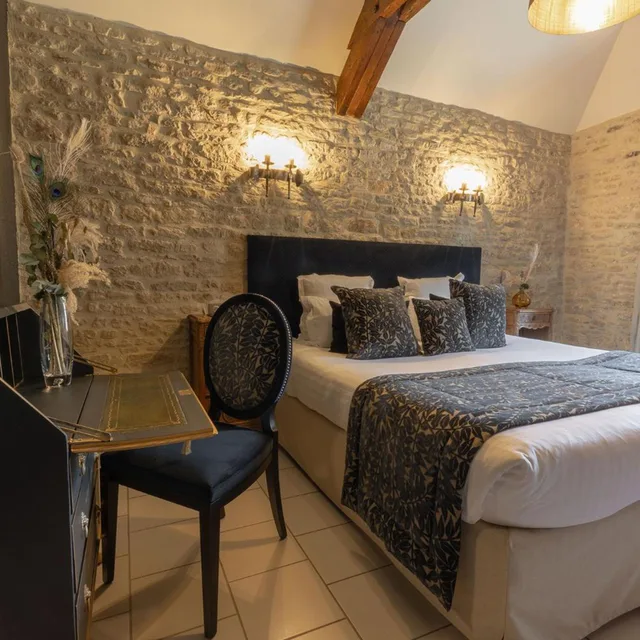 غرفة سوبيريور بسرير كينج، FERME DE LA RANCONNIERE - MANOIR DE MATHAN 4/9
