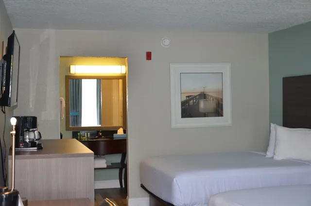 Room, 2 Queen Beds, Pool View, Opal Hotel and Suites 1/3