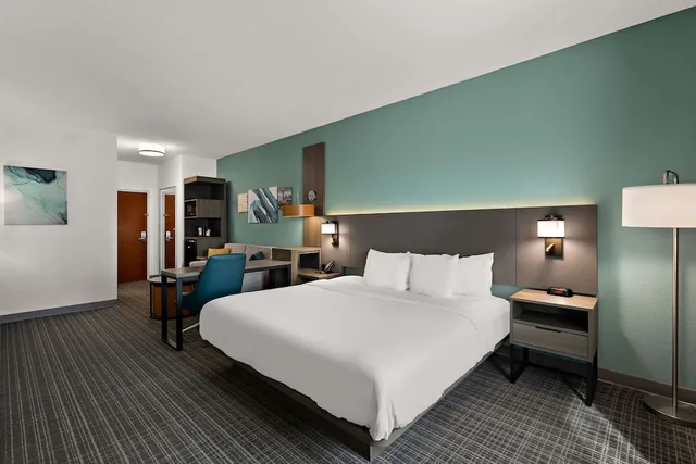 جناح بسرير كينج مع أريكة، Comfort Inn Powell - Knoxville North 2/8