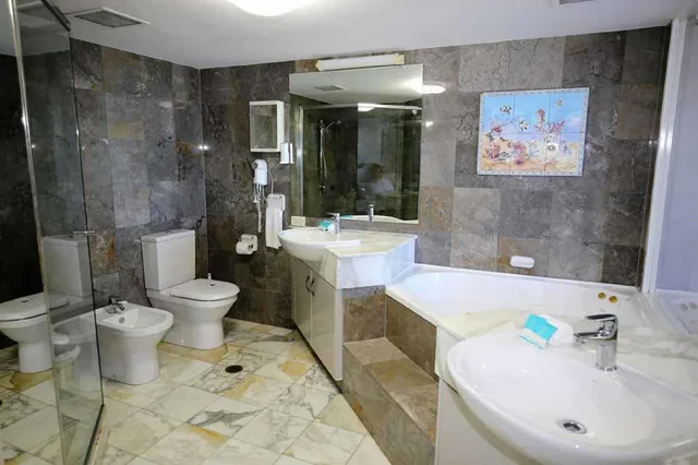 3 Bedrooms, Tower, Premium, 1 Queen and 3 Single Beds, Ocean View، Catalina Resort 8/10