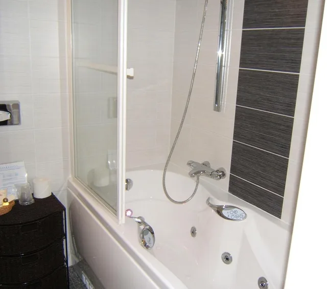 Vip, Queen Bed, Balcony, Bathtub، Hotel de Clisson 2/3