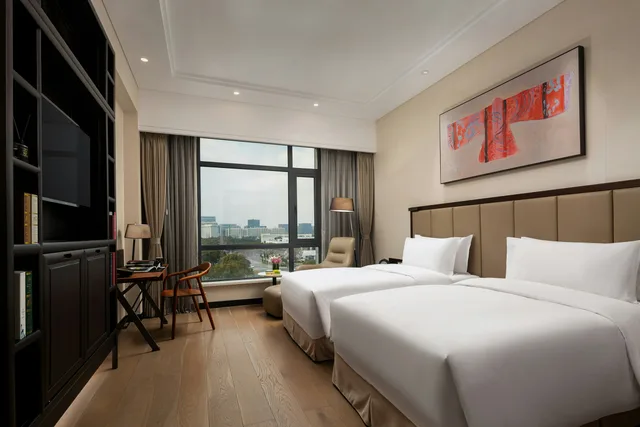 غرفة بسريرين منفصلين يُسمح فيها بالحيوانات الأليفة، DoubleTree by Hilton Shanghai Hongqiao 1/2