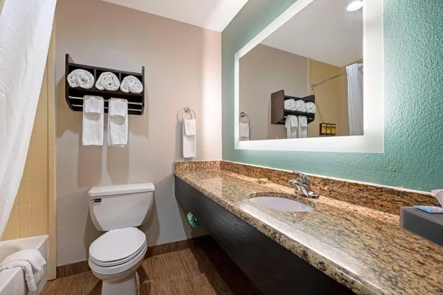 جناح بسرير كينج بجاكوزي، Best Western Plus Greenwood/Indy South Inn 2/6