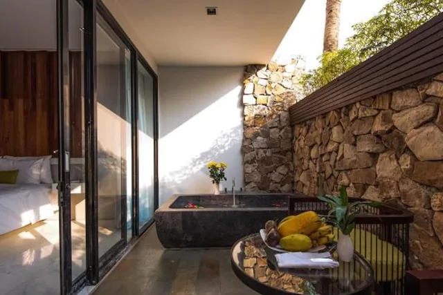جناح شهر العسل فاخر بسرير كينج، King Rock Residence 3/3