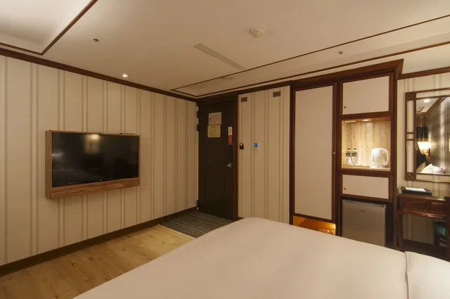 غرفة كلاسيكية بسرير كوين، Silken Hotel 5/6