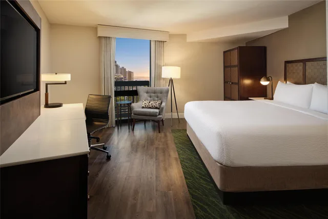Room, King Bed, Bay View, High Floor، The DEXTRO Little Italy, BW Premier Collection 1/4