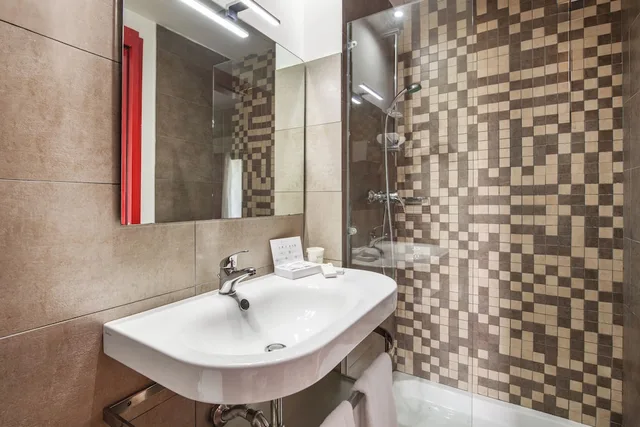 غرفة كلاسيكية ثلاثية بسرير مزدوج وسريرين منفصلين مع سرير إضافي، VOI Alimini Resort 5/5