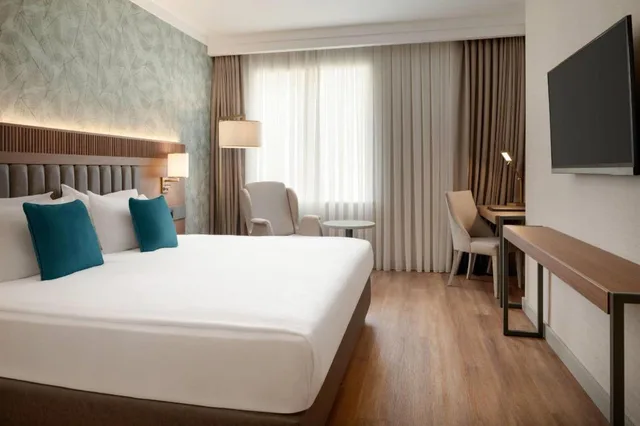 غرفة قياسية بسرير كينج بإطلالة على المدينة، Ramada Encore by Wyndham Konya Karatay 4/6