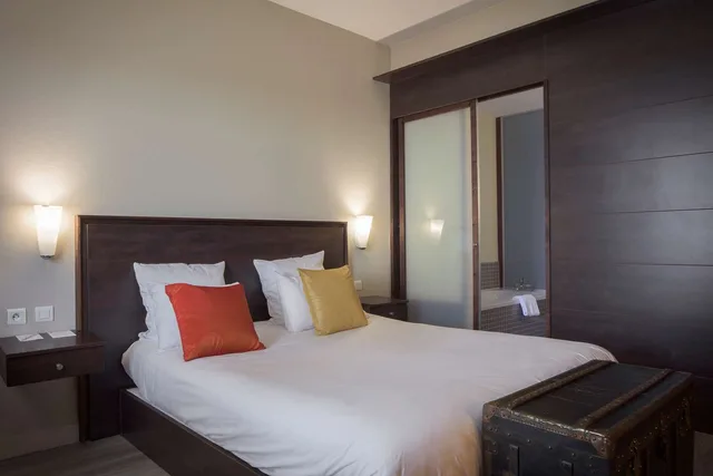غرفة قياسية بسرير كوين، BEST WESTERN PLUS Le Canard Sur le Toit 1/4