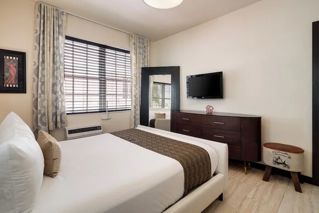 جناح بسريرين كوين بغرفتي نوم مع أريكة، Tradewinds Apartment Hotel 4/10