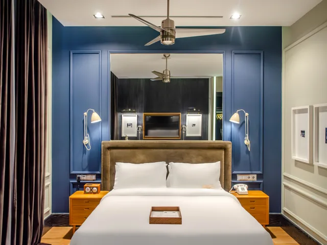 Charming Deluxe، Browns Central Hotel 4/10
