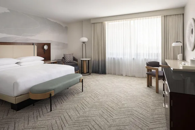 غرفة بسرير مزدوج بإطلالة على المرفأ، Marriott Long Beach Downtown 2/4