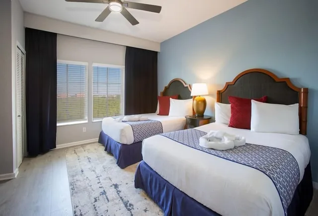 Signature, 2 Double Beds, King Bed, Fireworks View, 2 Bathrooms, Sofa، Lake Buena Vista Resort Village and Spa 1/10