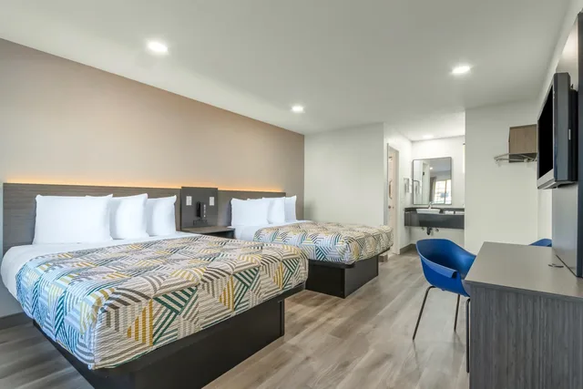 غرفة بسريرين كوين للمدخنين، Motel6 Willows, CA 1/5
