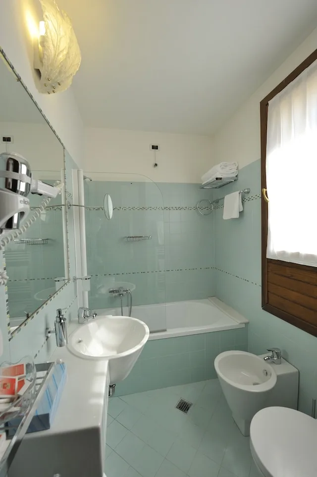 غرفة ثلاثية بسرير مزدوج وسرير فردي، Russo Palace 7/8