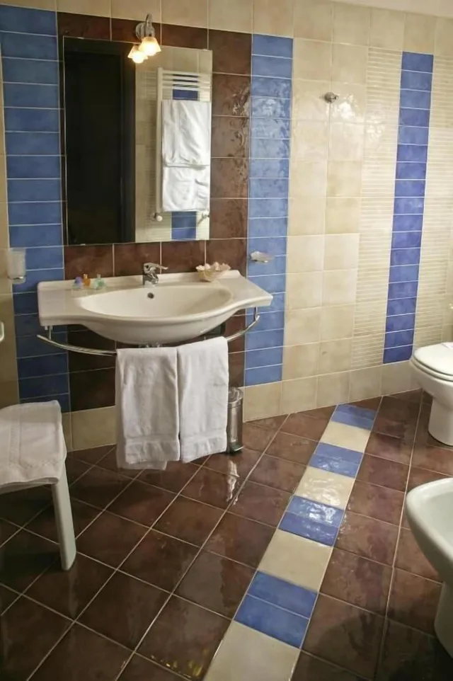 غرفة ثلاثية بثلاثة أسرّة، Cerri Hotel 8/8