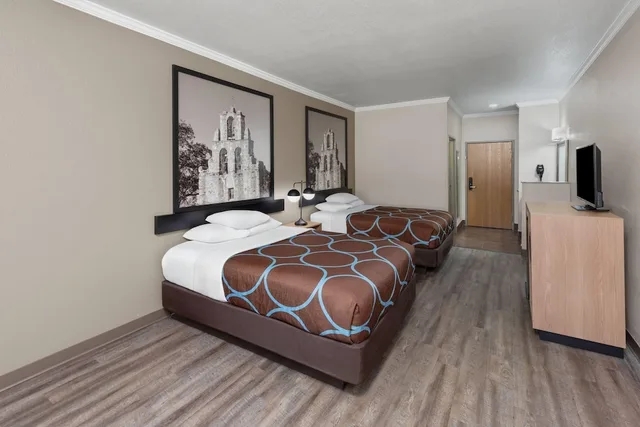 غرفة بسريرين كوين، Super 8 By Wyndham San Antonio/Alamodome Area 2/7