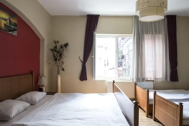 غرفة عائلية، Cheers Midtown Hostel 1/1