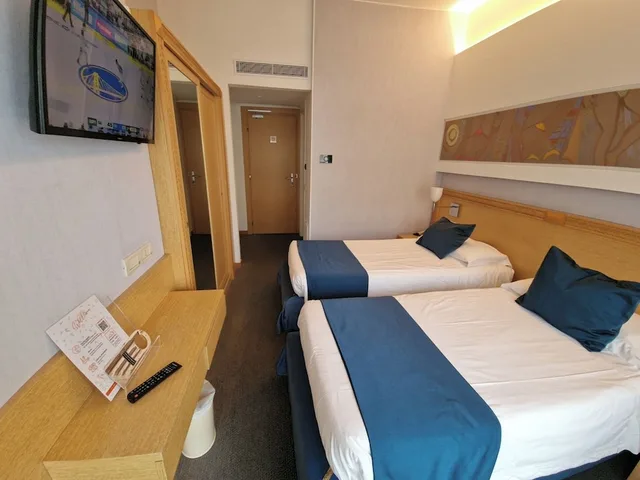 غرفة قياسية بسرير كوين، City Hotel 3/10