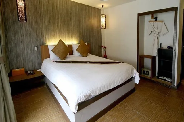 Room, Pool Side, Jetted Tub، The Hideaway Resort 3/5