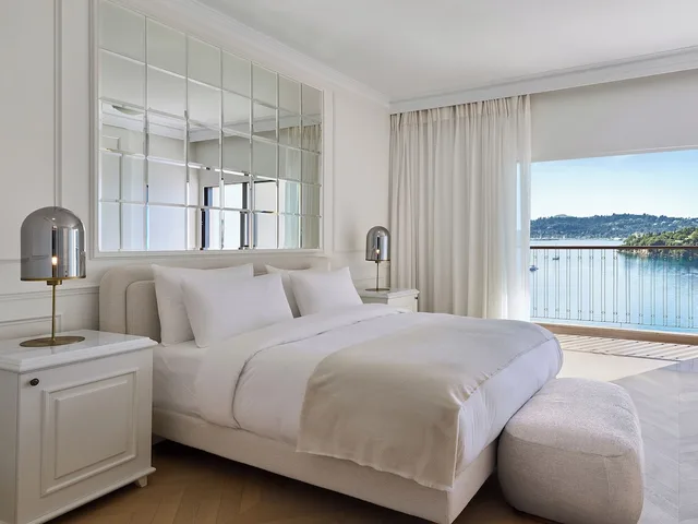 جناح عائلي ديلوكس بسرير كينج وسريرين منفصلين بإطلالة على البحر، Corfu Imperial, A Resort to Live 2/5