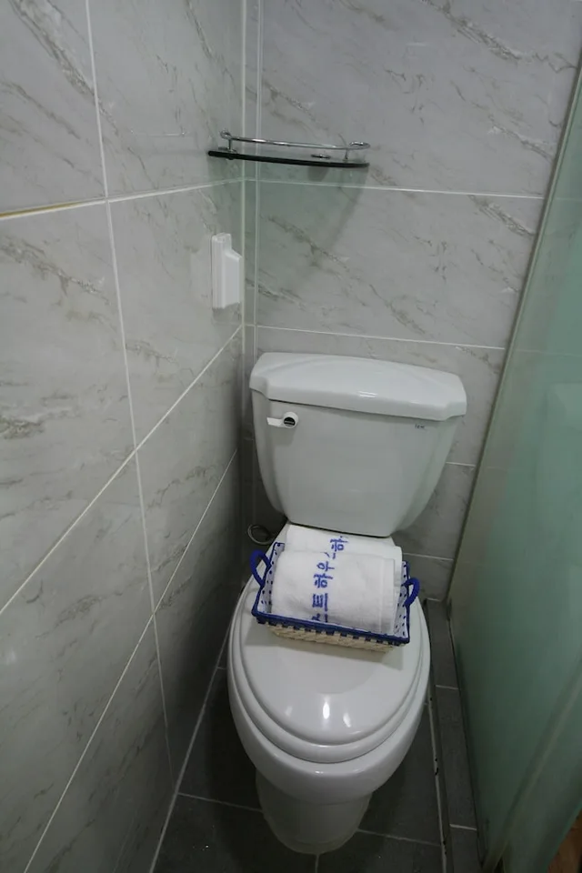غرفة بسريرين منفصلين وسرير بطابقين، Hostel Chloe 9/10