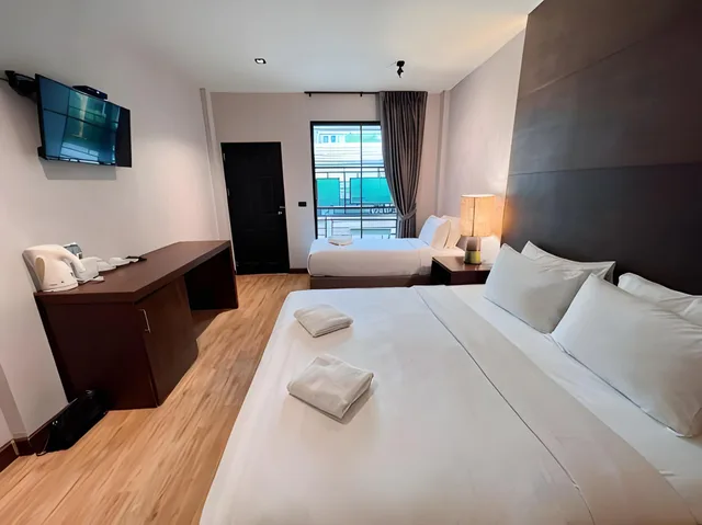 غرفة قياسية ثلاثية بسرير كوين وسرير فردي، Villa Navin Resort 1/1
