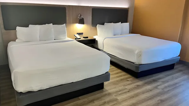 غرفة ديلوكس بسريرين كوين، La Quinta Inn & Suites by Wyndham Jacksonville Butler Blvd 5/9