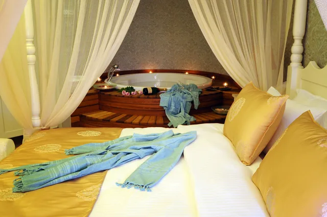 غرفة شهر العسل بسرير كوين، Sea Breeze Hotel And Apartments 1/3