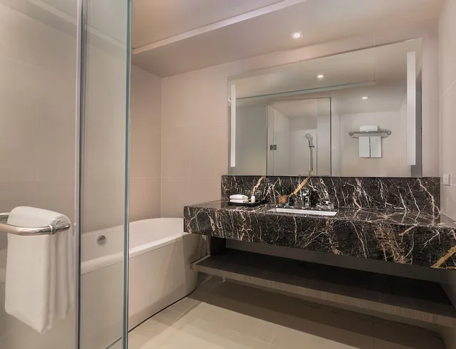 One-Bedroom Apartment with 1 King Bed and Club Access، Seda Residences Makati 3/6