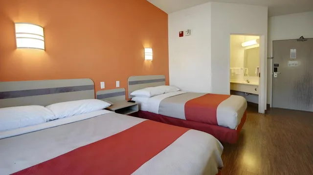 غرفة بسريرين مزدوجين، Motel6 Lehi, UT – Thanksgiving Point 1/1