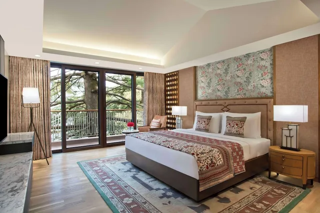 غرفة بسرير كينج بشرفة، Hyatt Regency Dharmshala Resort 2/5