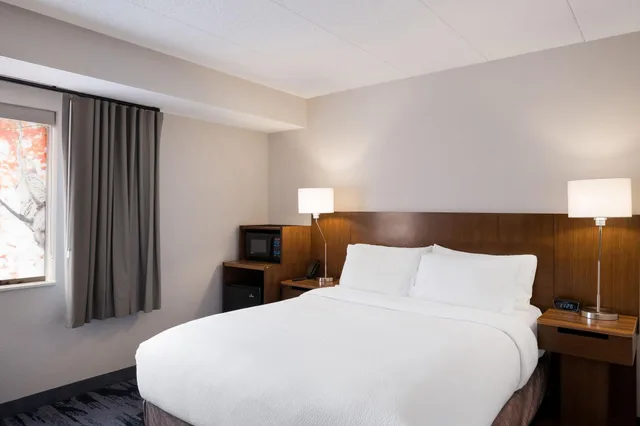 غرفة بسرير مزدوج لذوي الإعاقة، Fairfield by Marriott Wallingford Meriden 1/6