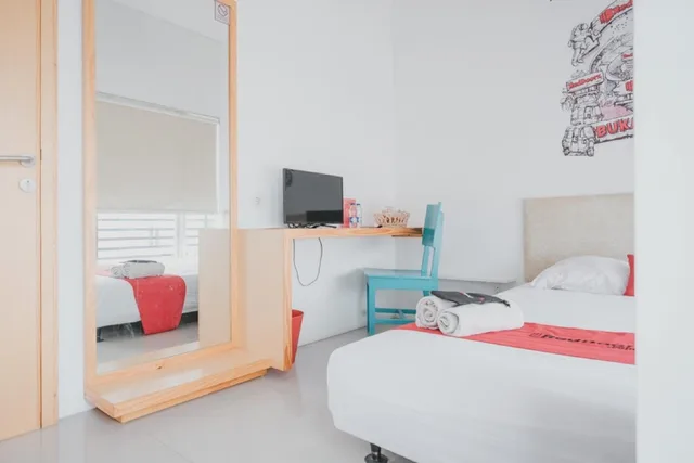 Reddoorz, Double Bed، Reddoorz Plus Kapuk Business Park 7/10
