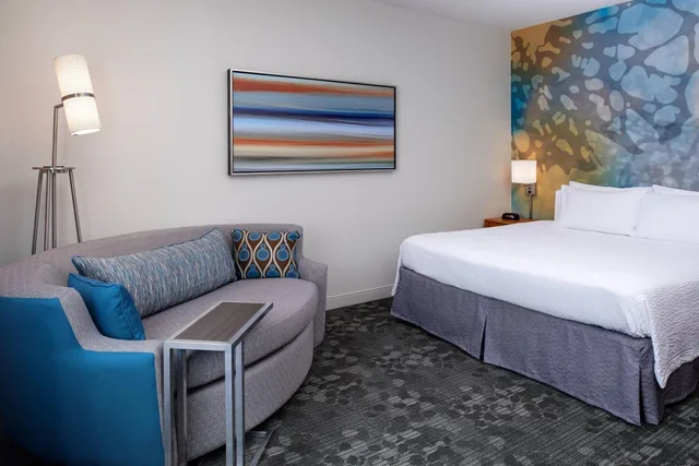 Room, King Bed, Sofa, Allergy Friendly، Courtyard Kansas City Overland Park/Convention Center 2/5