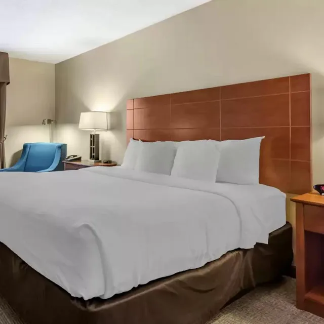 جناح بسرير كينج، Comfort Inn Augusta Me 2/8