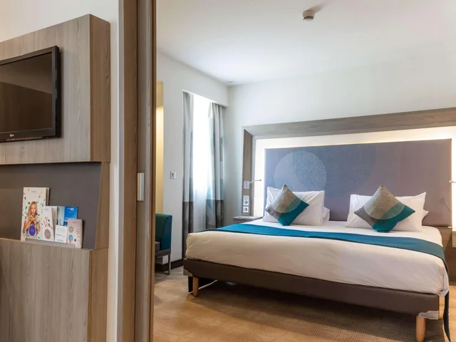 Superior, Suite, King Bed, Novotel Cairo Airport 1/5