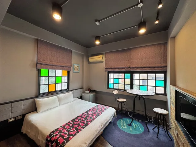 Silver, Queen Bed، Cun Cuisine 3/4