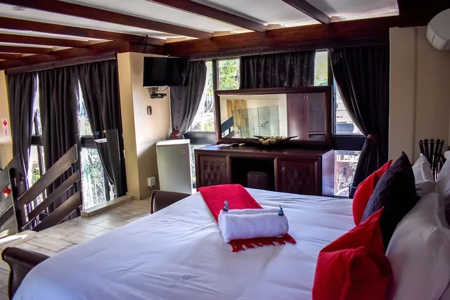 غرفة شهر العسل تنفيذية بسرير كينج، Waterfalls Boutique Hotel 2/10