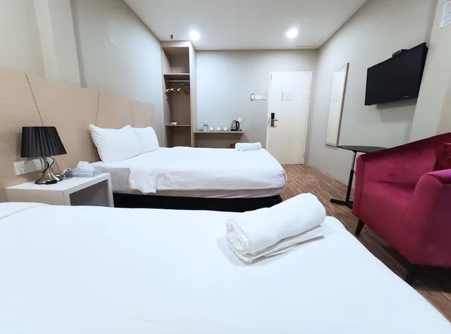 غرفة عائلية ثلاثية بسرير مزدوج وسرير فردي، Princess Hotel Pontian 4/6