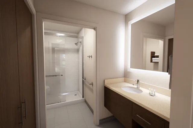 جناح استوديو بسريرين كوين لذوي الإعاقة، Staybridge Suites Phoenix Biltmore Area 3/4