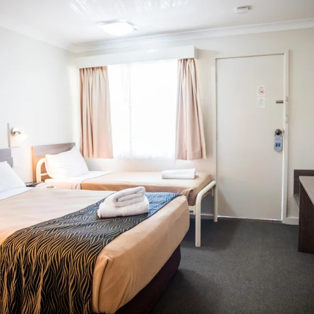 غرفة قياسية بسريرين منفصلين، Lilac City Motor Inn 2/4