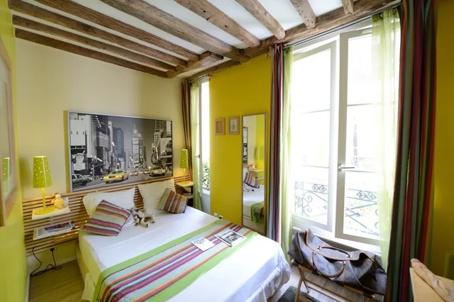 Gold, Studio, Double Bed، Les Patios Du Marais 1/4