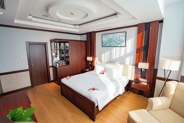 جناح تنفيذي بسرير كينج بإطلالة على النهر، Van Phat Riverside Hotel 5/10