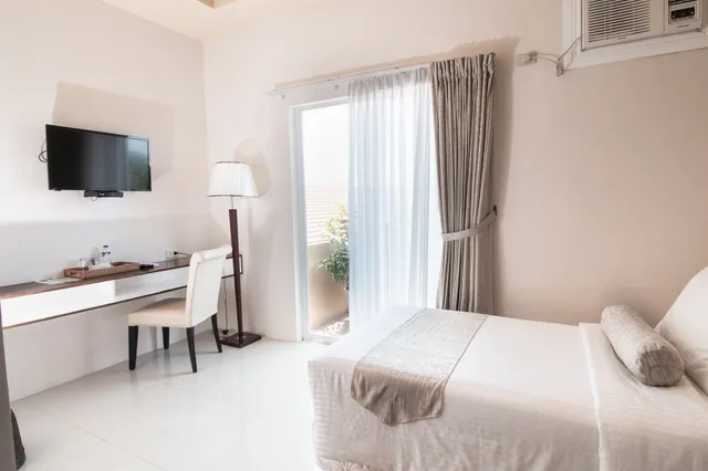 1 Bedroom, Deluxe, Twin Beds, Sierra Hotel 1/5