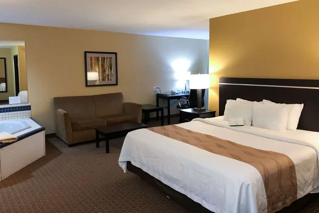 جناح بسرير كينج، Quality Inn & Suites Sun Prairie Madison East 1/1