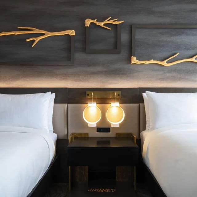 غرفة بسريرين مزدوجين، Renaissance Chicago North Shore Hotel 13/17