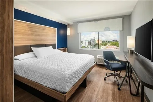 غرفة بسرير مزدوج، Tru By Hilton Fort Lauderdale Airport 1/1