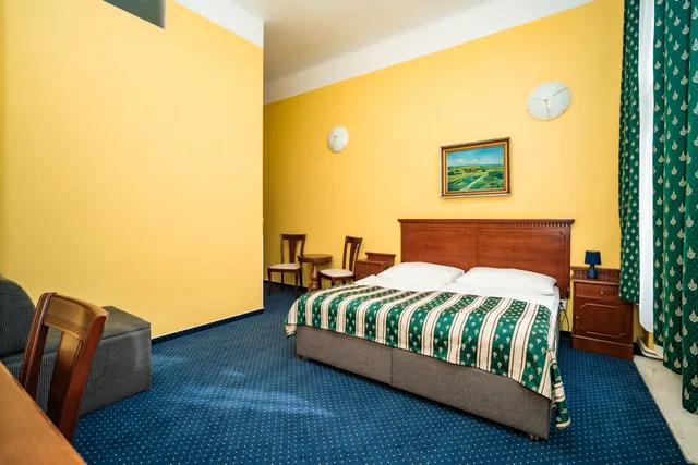 غرفة بسرير مزدوج أو سريرين منفصلين، Hotel Otakar 1/5